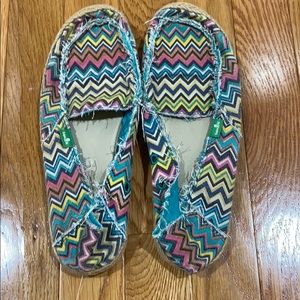Sanuk shoes